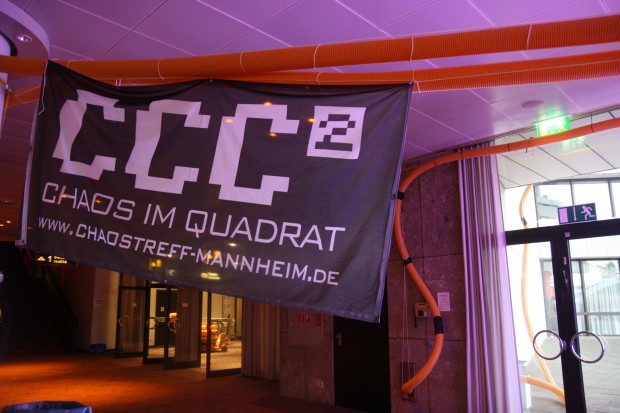 Das Kommunikationssystem kann auch als Bannerhalter dienen. Im Hintergrund... (Foto: Jörg Thoma/Golem.de)