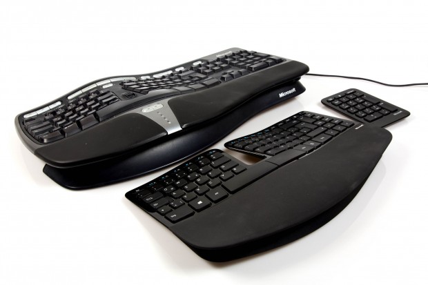 Natural Ergonomic Keyboard 4000 im Vergleich zum Sculpt Ergonomic Keyboard (Bild: Nina Sebayang/Golem.de)