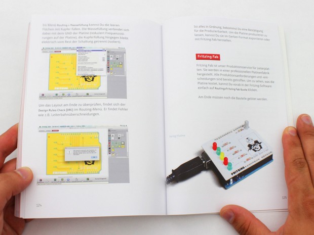 Von Fritzing kommt auch eine Open Source Software, mit der eigene Platinenlayouts erstellt werden können.