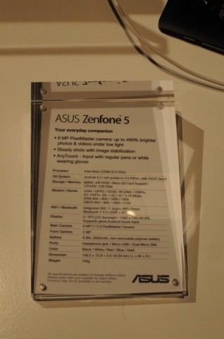 Asus stellt die Serie Zenfone sowie Padfone x und Padfone mini vor. (Fotos: Nico Ernst)