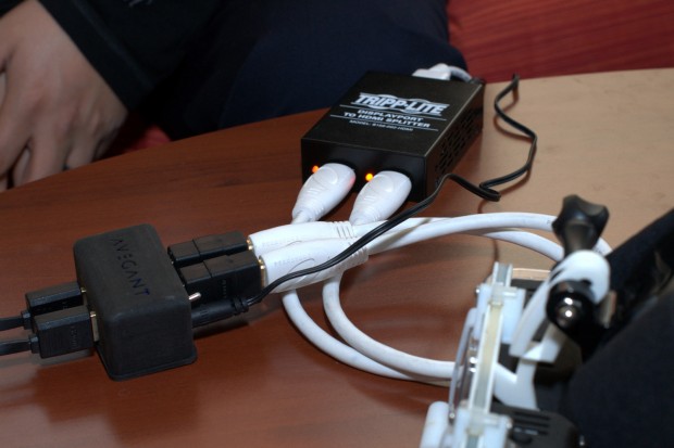 Bild- und Tonsignal werden per HDMI eingespeist. (Bild: Andreas Sebayang/Golem.de)