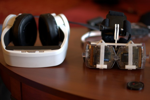 Links der aktuelle Prototyp, rechts der alte. (Bild: Andreas Sebayang/Golem.de)