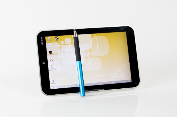 Der Windows-Desktop ist mit einem Stift angenehmer zu bedienen als mit den Fingern, Toshiba liefert jedoch kein solches Eingabegerät mit. (Bild: Tobias Költzsch/Golem.de)