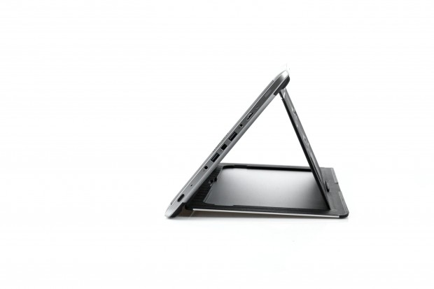 Das Wacom Cintiq Companion mit Standfuß in einer anderen Position (Foto: Nina Sebayang/Golem.de)