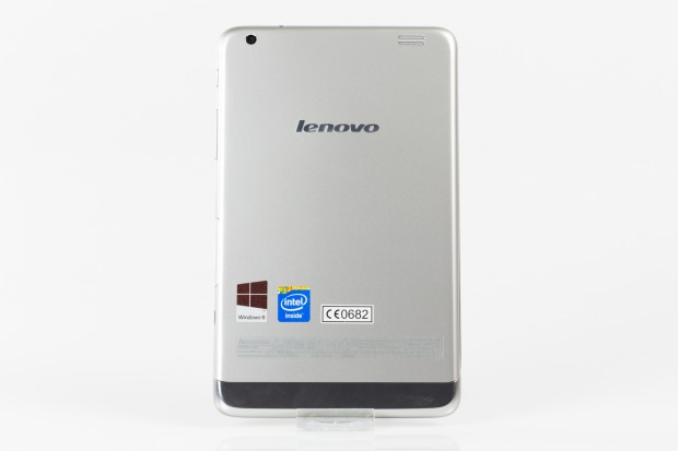 Die Rückseite ist angenehm griffig. (Bild: Tobias Költzsch/Golem.de)