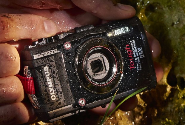 Olympus-Stylus-Touch-TG-3 mit Makroaufsatz (Bild: Olympus)