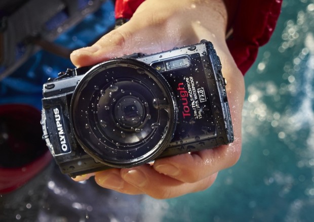 Olympus-Stylus-Touch-TG-3 mit Fisheye (Bild: Olympus)