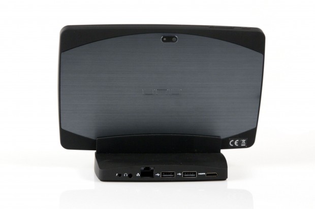 Das Premium-Dock besitzt viele Anschlüsse. (Bild: Nina Sebayang/Golem.de)