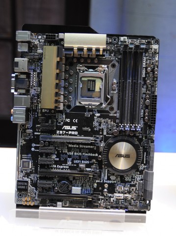 Neue ROG- und TUF-Mainboards von Asus für den Haswell-Refresh (Fotos: Nico Ernst)