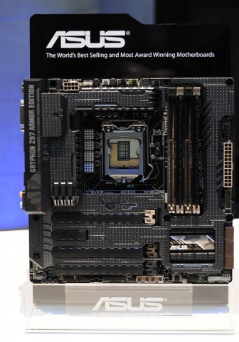 Neue ROG- und TUF-Mainboards von Asus für den Haswell-Refresh (Fotos: Nico Ernst)