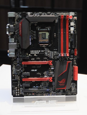Neue ROG- und TUF-Mainboards von Asus für den Haswell-Refresh (Fotos: Nico Ernst)