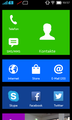 Die Benutzeroberfläche besteht aus Kacheln, die allerdings deutlich weniger Funktionen bieten als die von Windows Phone 8. (Screenshot: Tobias Költzsch/Golem.de)