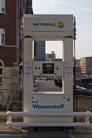 Hier können Busse und Pkws betankt werden. (Bild: Werner Pluta/Golem.de)