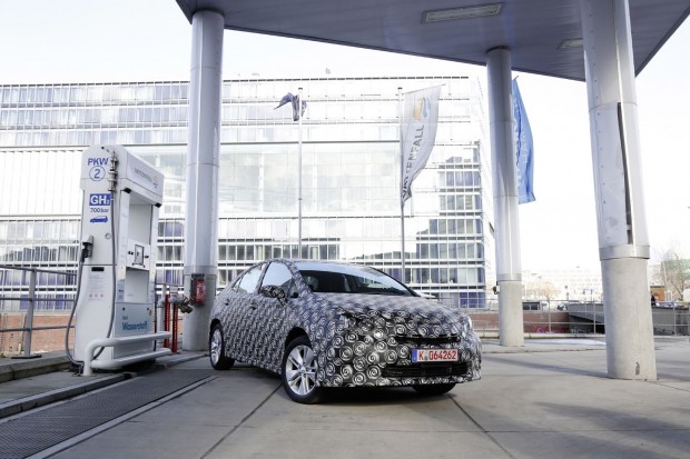 Sie ist allerdings noch wenig frequentiert - hier von einem Toyota FCV. (Bild: Toyota)