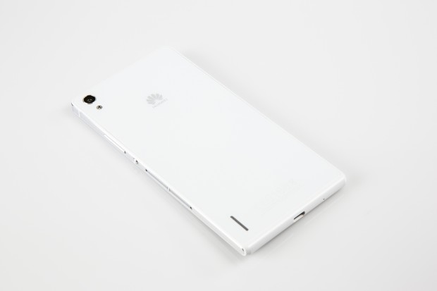 Das Android-Smartphone hat eine 13-Megapixel-Kamera. (Bild: Tobias Költzsch/Golem.de)