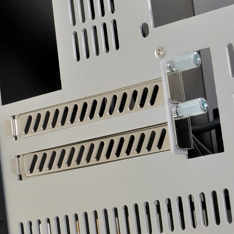 Das Mini-ITX-Gehäuse PC-Q01. (Bilder: Lian Li)