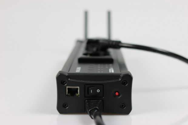 Kontakt zur Außenwelt nimmt die Netio 4 über Ethernet auf, ... (Bild: Michael Wieczorek/Golem.de)