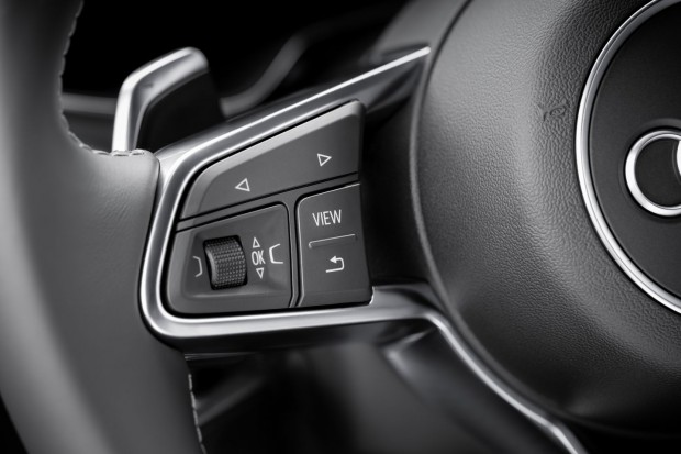 Bedient wird das System vom Lenkrad aus. (Bild: Audi)