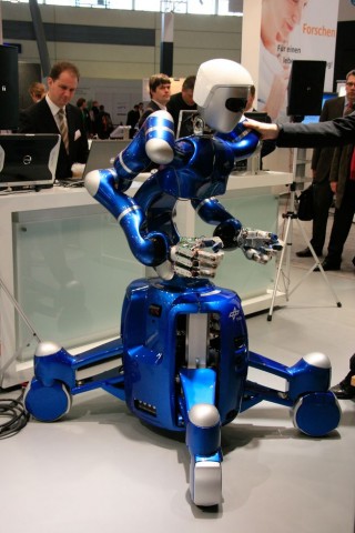 Gefühlvolles Greifen ist die Sache von Justin, dem älteren Bruder von Toro (auf der Cebit 2009). (Foto: Werner Pluta/Golem.de)