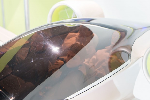 Die Sitzanordnung ist anders als beim Prototyp: Pilot und Sch&uuml;ler sowie die beiden Insassen hinten sitzen nebeneinander. (Foto: Werner Pluta/Golem.de)