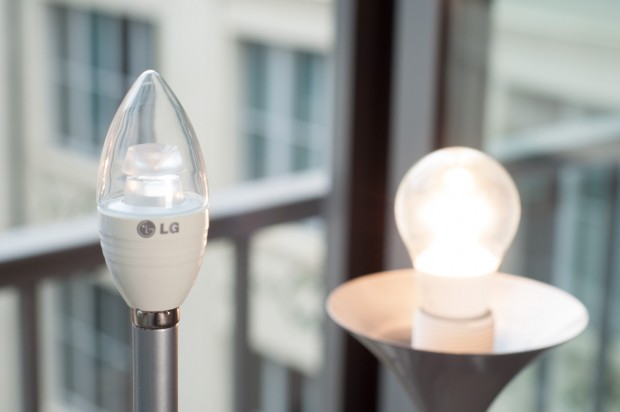 ... LGs LED-Kerzen haben einen dickeren Bauch... (Foto: Andreas Sebayang/Golem.de)