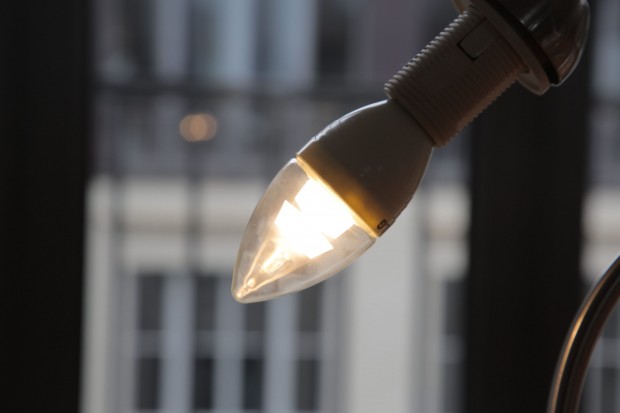 LG-LED-Kerze im Betrieb.(Foto: Nina Sebayang/Golem.de)