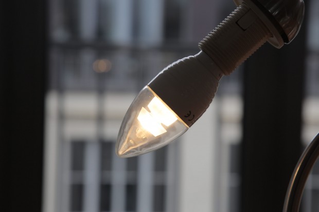 Samsung-LED-Kerze im Betrieb. (Foto: Nina Sebayang/Golem.de)