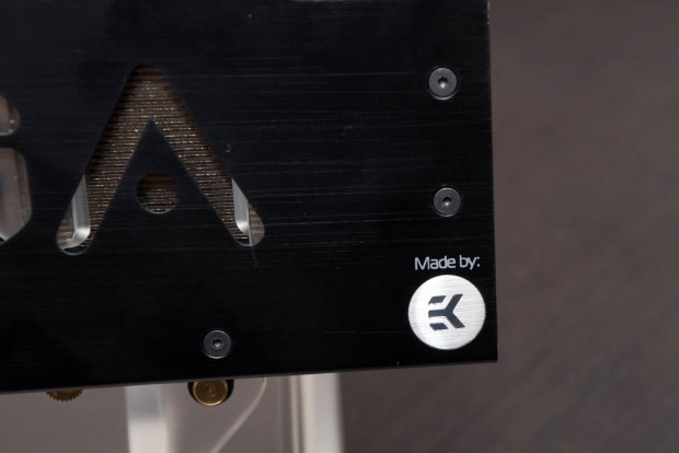 Titan-Z von EVGA mit Luft- oder Wasserkühlung. (Fotos: Fabian Hamacher/Golem.de)