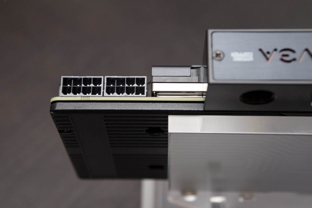 Titan-Z von EVGA mit Luft- oder Wasserkühlung. (Fotos: Fabian Hamacher/Golem.de)