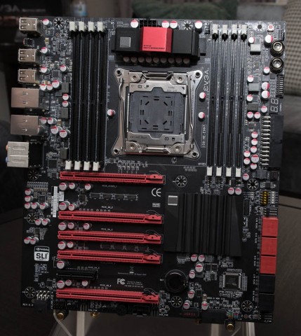 Ein X99-Mainboard von EVGA