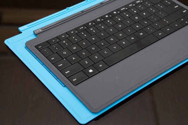 Die Type Cover im Gr&ouml;&szlig;envergleich (Bild: Fabian Hamacher/Golem.de)