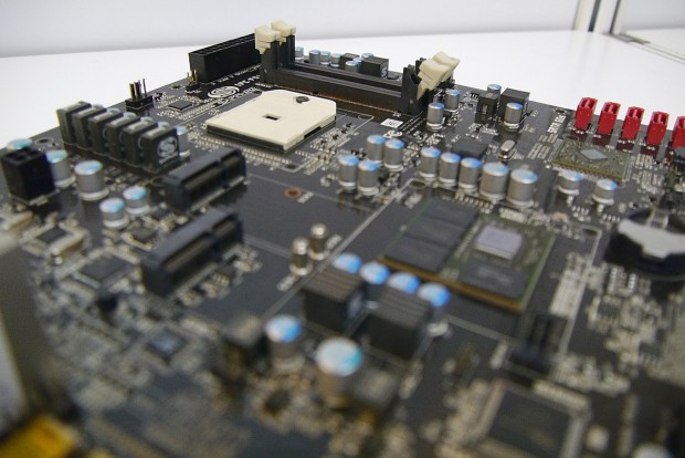 ... und Sockel FM2+ (Bild: Marc Sauter/Golem.de)