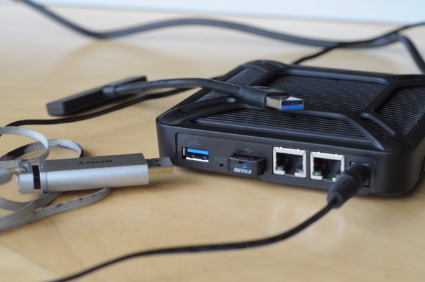 Die Rückseite bietet Platz für ein USB-3.0- und...(Foto: Andreas Sebayang/Golem.de)