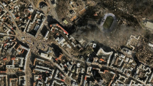 Außerdem lassen sich bedeutsame Ereignisse aus der Luft festhalten - etwa die Demonstrationen in der ukrainischen Hauptstadt Kiew Anfang 2014. (Foto: Skybox Imaging)