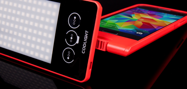 Über ein Scharnier soll das LED-Panel vielfältig gedreht werden können. (Bild: Codlight)