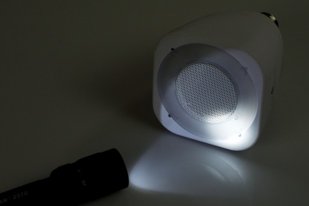 Ein kleiner, kaum erkennbarer Knopf... (Foto: Andreas Sebayang/Golem.de)