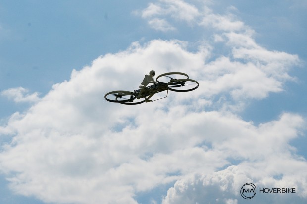 Hoverbike kann auch höher fliegen. (Bild: Kickstarter)