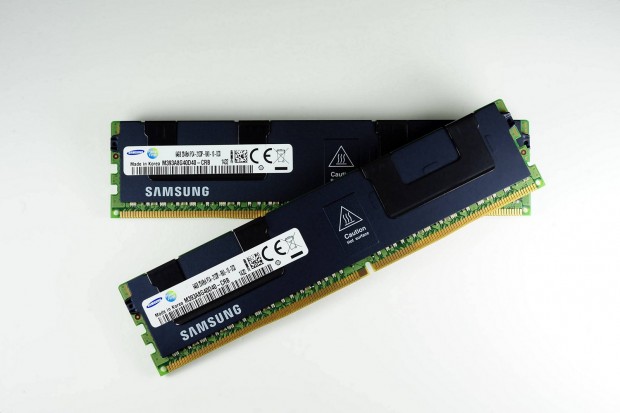 Engineering Sample M393A8G40D40-CRB mit 64 GByte (Bild: Samsung)
