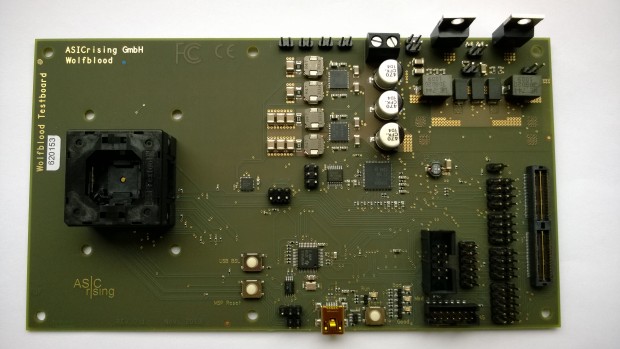 Ein Testboard mit Asics der ersten Generation von Coinbau
