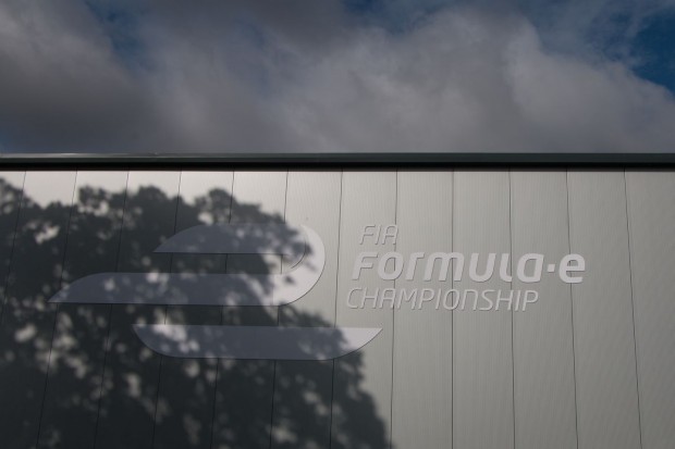 ... der neuen Rennsportserie Formel E in Donington Park in England (Foto: Werner Pluta/Golem.de)