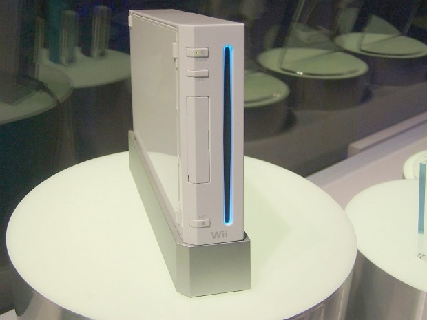 Mit seinem Gamecube-Nachfolger Wii wollte Nintendo aus dem Rahmen fallen: Statt Leistung war das Besondere die Bewegungssteuerung. (Bild: Nintendo.de)