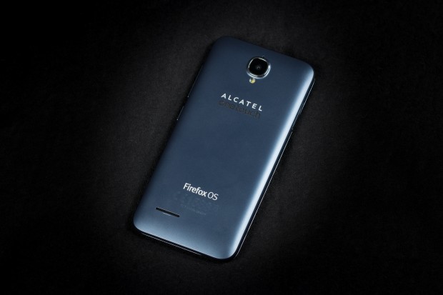 Das Alcatel Onetouch Fire E (Bild: Tobias K&ouml;ltzsch/Golem.de)