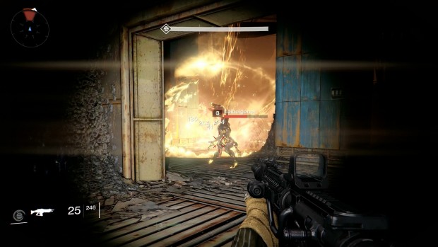 Die Taschenlampe schaltet sich in dunklen Ecken selbst ein.