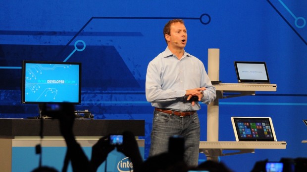 Intel-Vize Kirk Skaugen kündigt Skylake an. (Fotos: Nico Ernst)