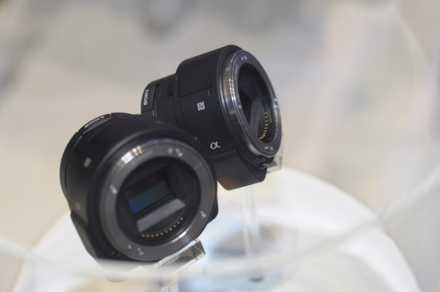 QX1 mit sichtbarem Objektivbajonett (Foto: Andreas Sebayang/Goem.de)