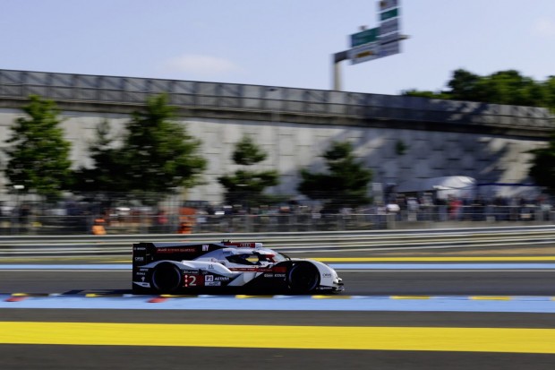 Der Audi R18 E-Tron Quattro hat einen 6-Zylinder-Turbodiesel und einen Elektromotor. (Foto: Audi)