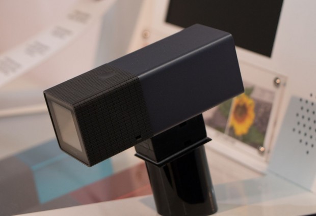 Lytros erste Lichtfeldkamera hat ein eher unkonventionelles Design. (Foto: Werner Pluta/Golem.de)