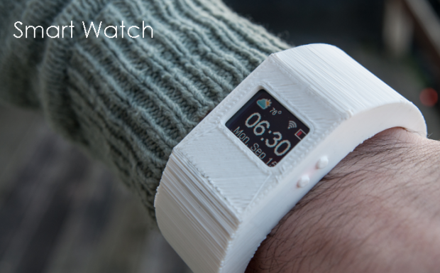 Display als Armband-Uhr mit selbstgedrucktem Gehäuse<br>(Foto: TinyCircuits)