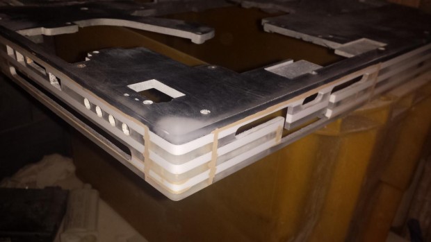 Die Platten mussten mehrmals gespachtelt und geschliffen werden (Foto Thomas Jansen)