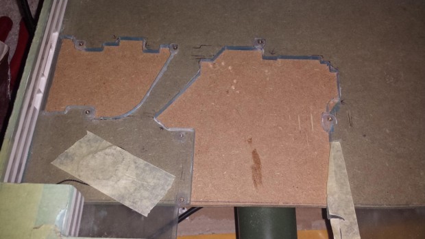 Aussparungen und Gewinde für das Mainboard (Foto Thomas Jansen)